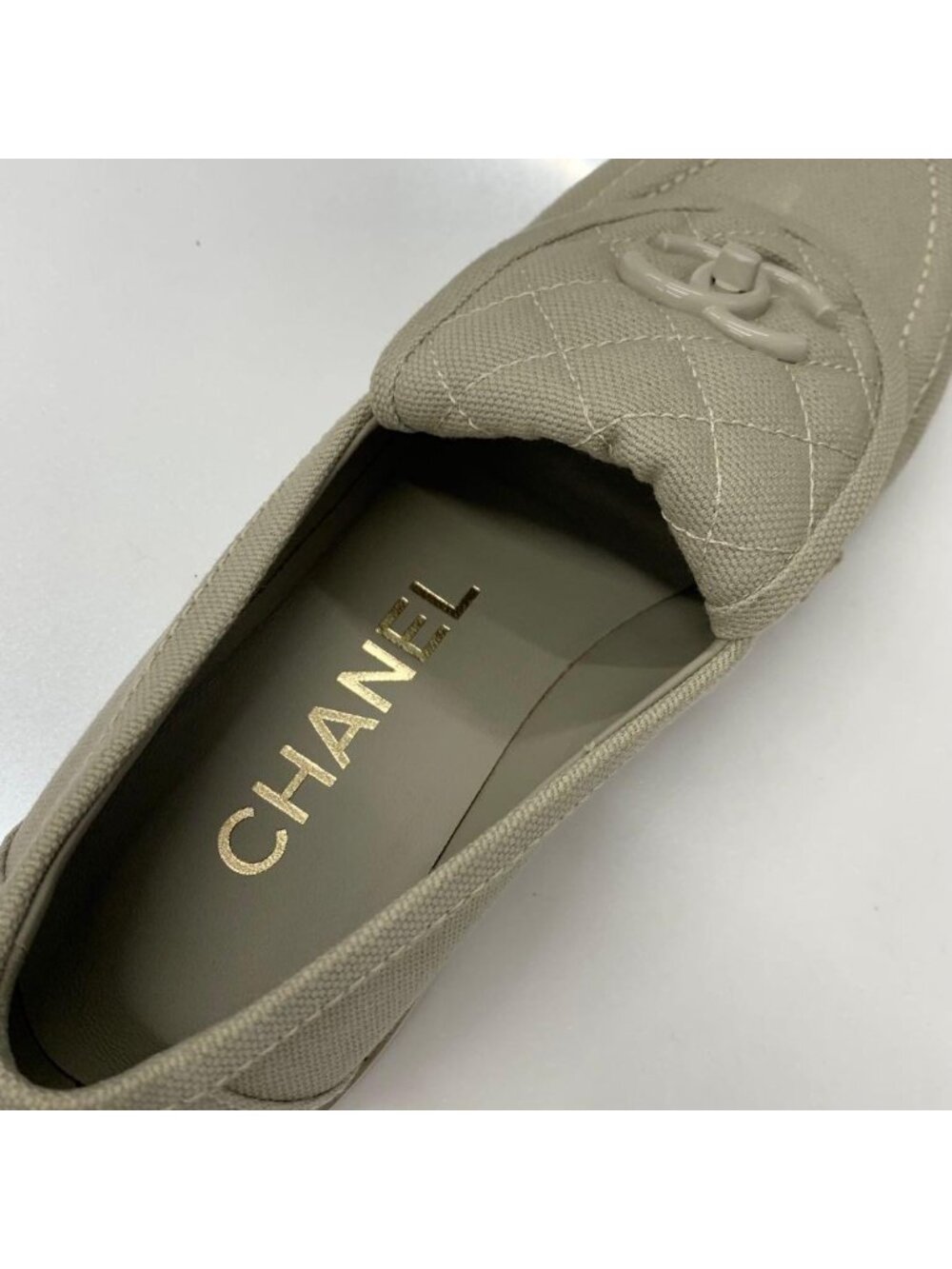★SOLD★ Chanel CC Logo Fabric Turnlock Loafers Beige - Picture 7 of 9